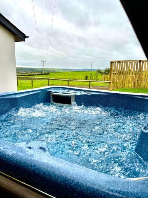 New! Country Boutique Escape . Hot Tub Villa Weare Giffard Exterior foto